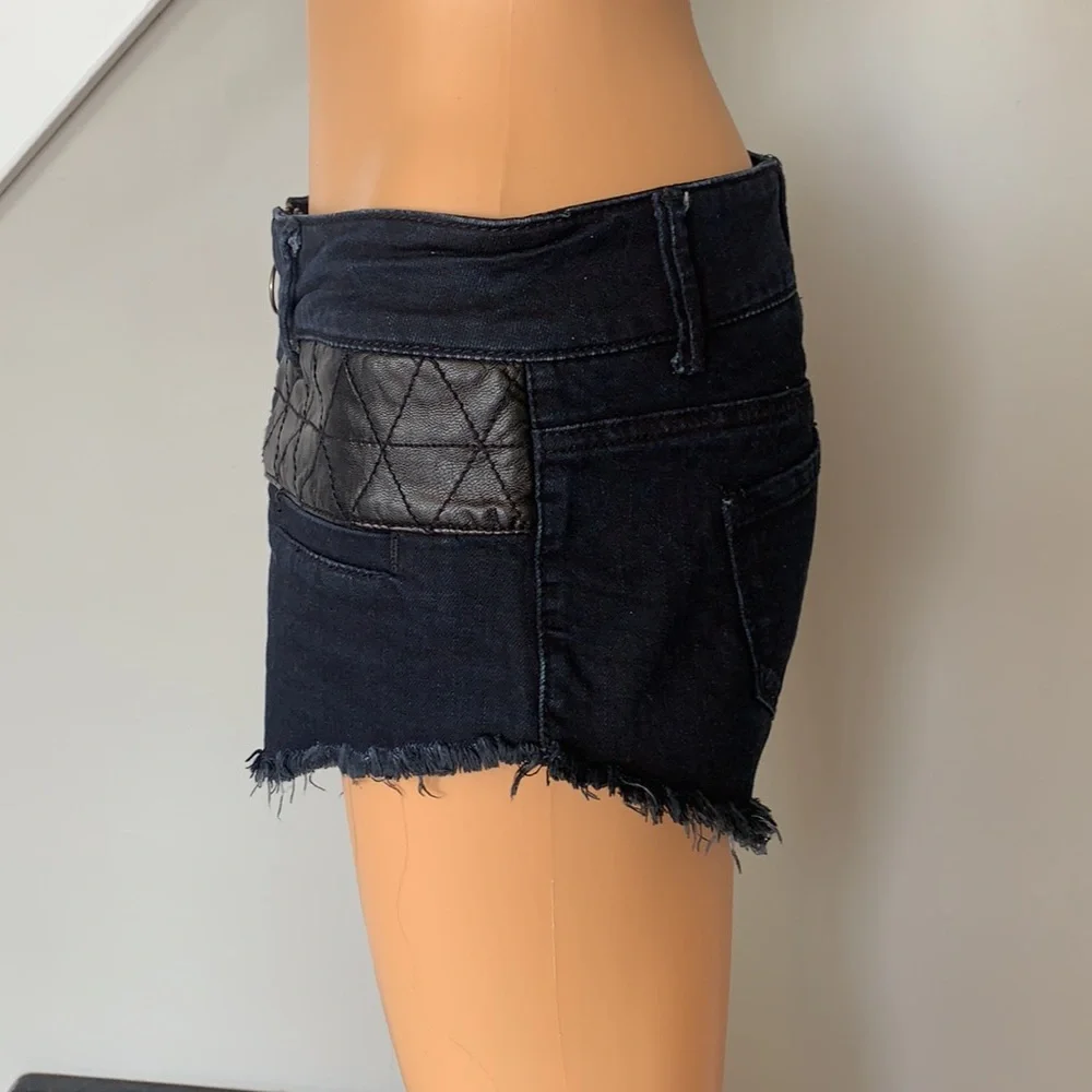 Cut off shorts - Picture 3 of 4